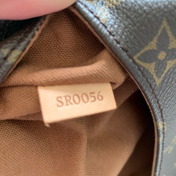 Louis Vuitton Tulum. Great condition. - Picture 2 of 11